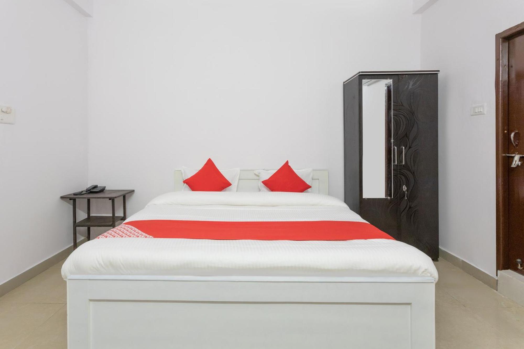Hotel O Golden Star Bhopál Kültér fotó