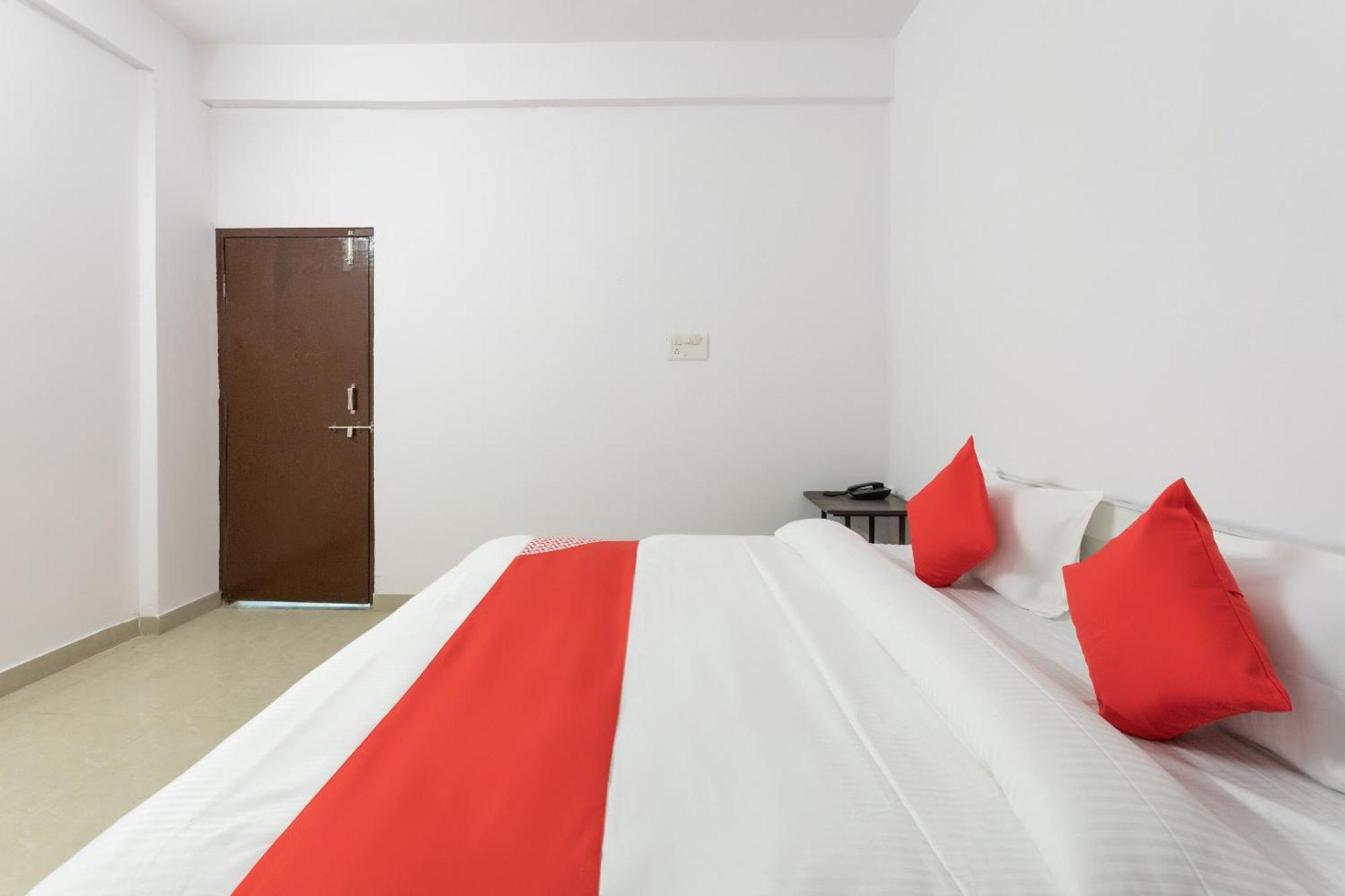 Hotel O Golden Star Bhopál Kültér fotó